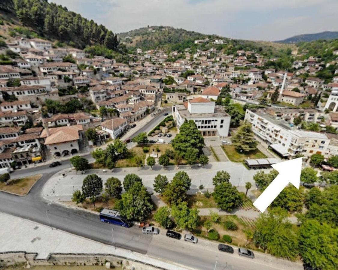 Promenade Apartment In City Centre Berat Exterior foto