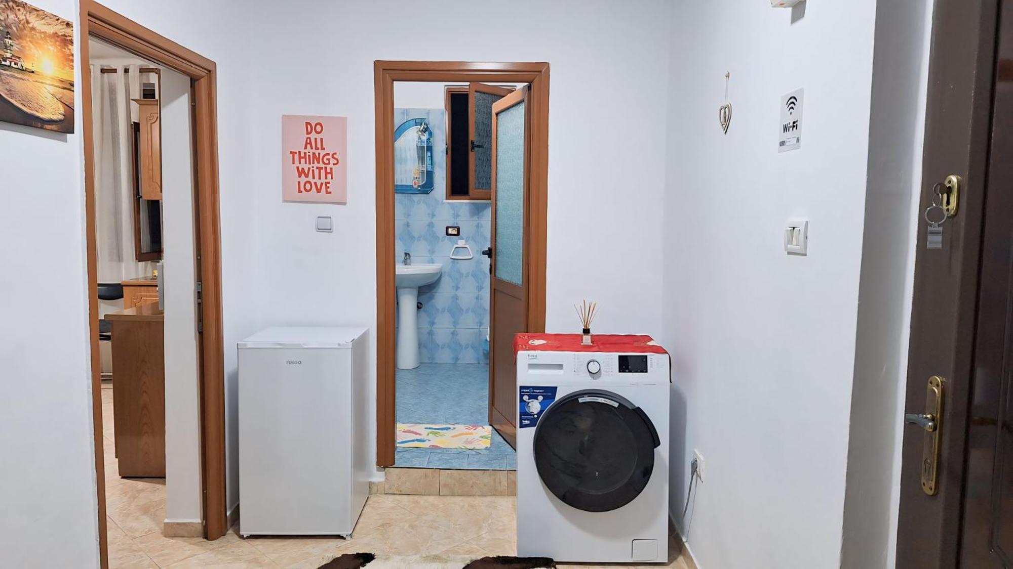 Promenade Apartment In City Centre Berat Exterior foto